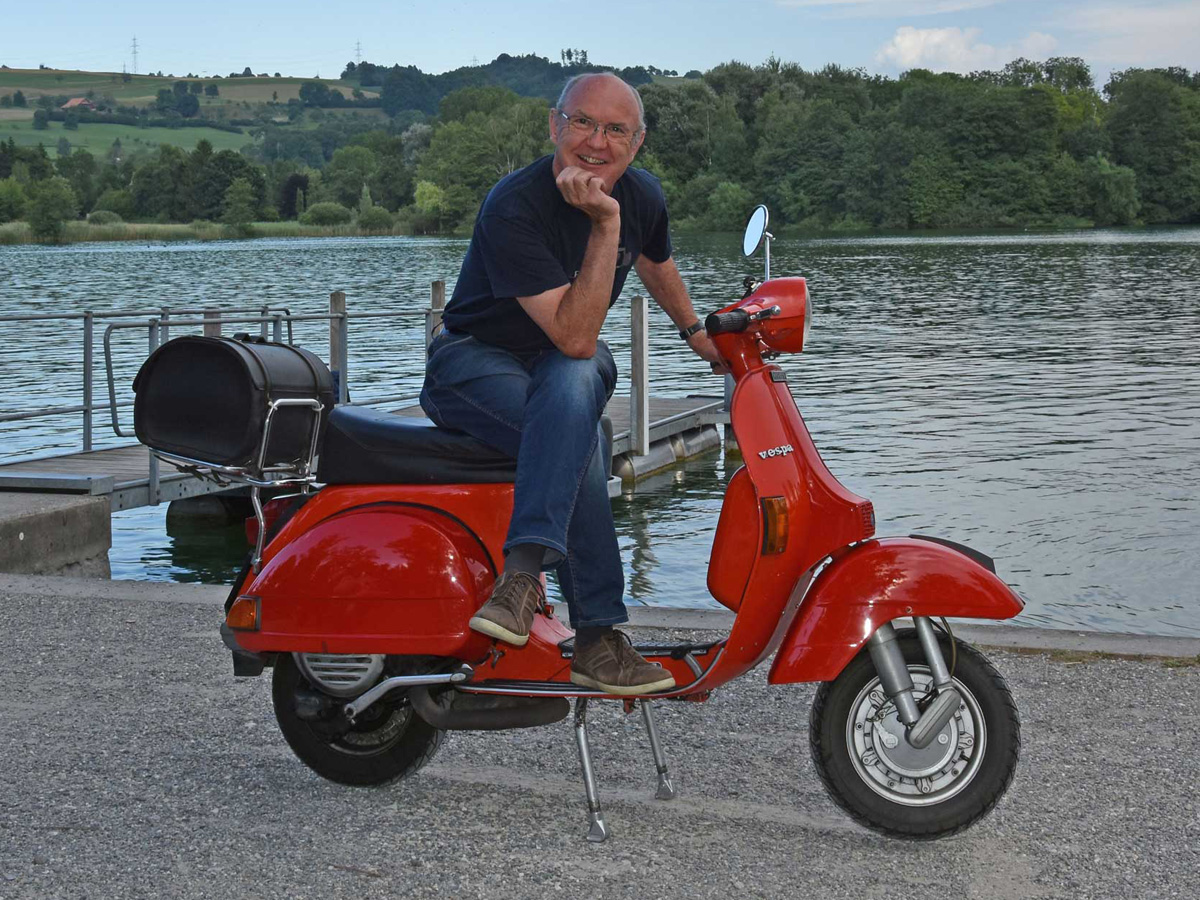 Alois auf seiner Vespa, PX125X, Jahrgang 1982